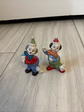 Vintage Hand Painted Ceramic Clown Figurines Pair Circus Carnival Polka Dot